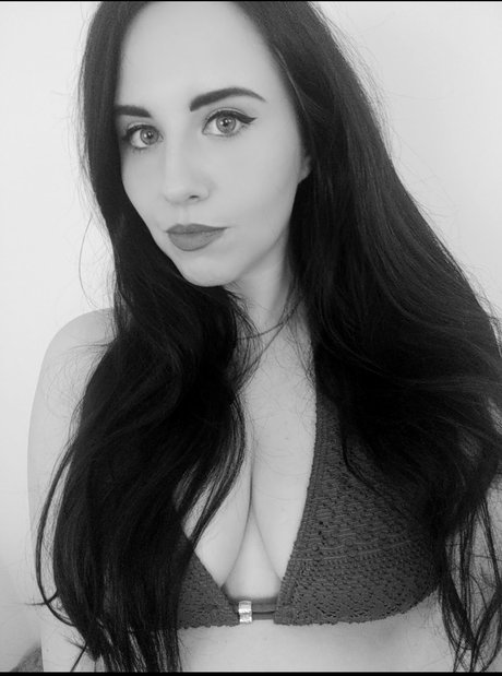 Foto di nudo di fuga di OnlyFans di Louise Daniellex