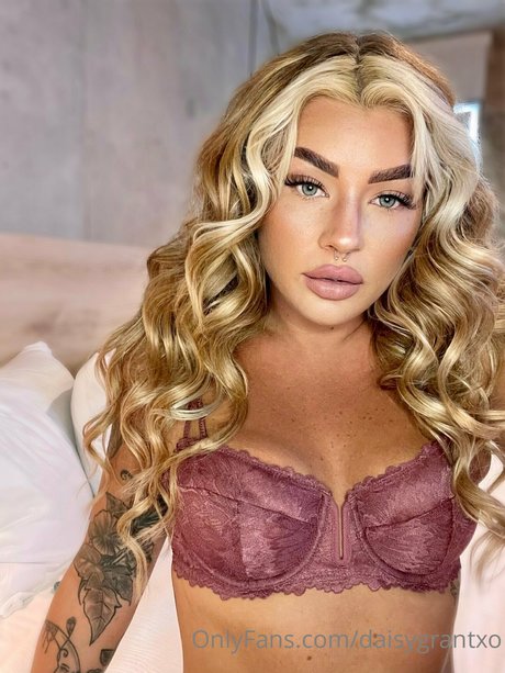 Foto di nudo di fuga di OnlyFans di Daisygrantxo