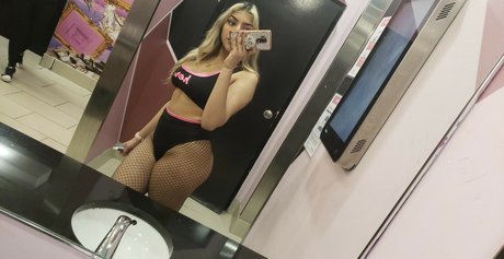 Foto di nudo di fuga di OnlyFans di Karishma