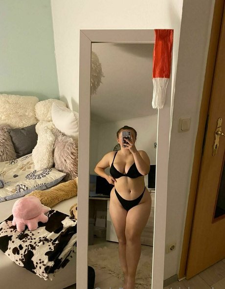 Foto di nudo di fuga di OnlyFans di Vivienrks