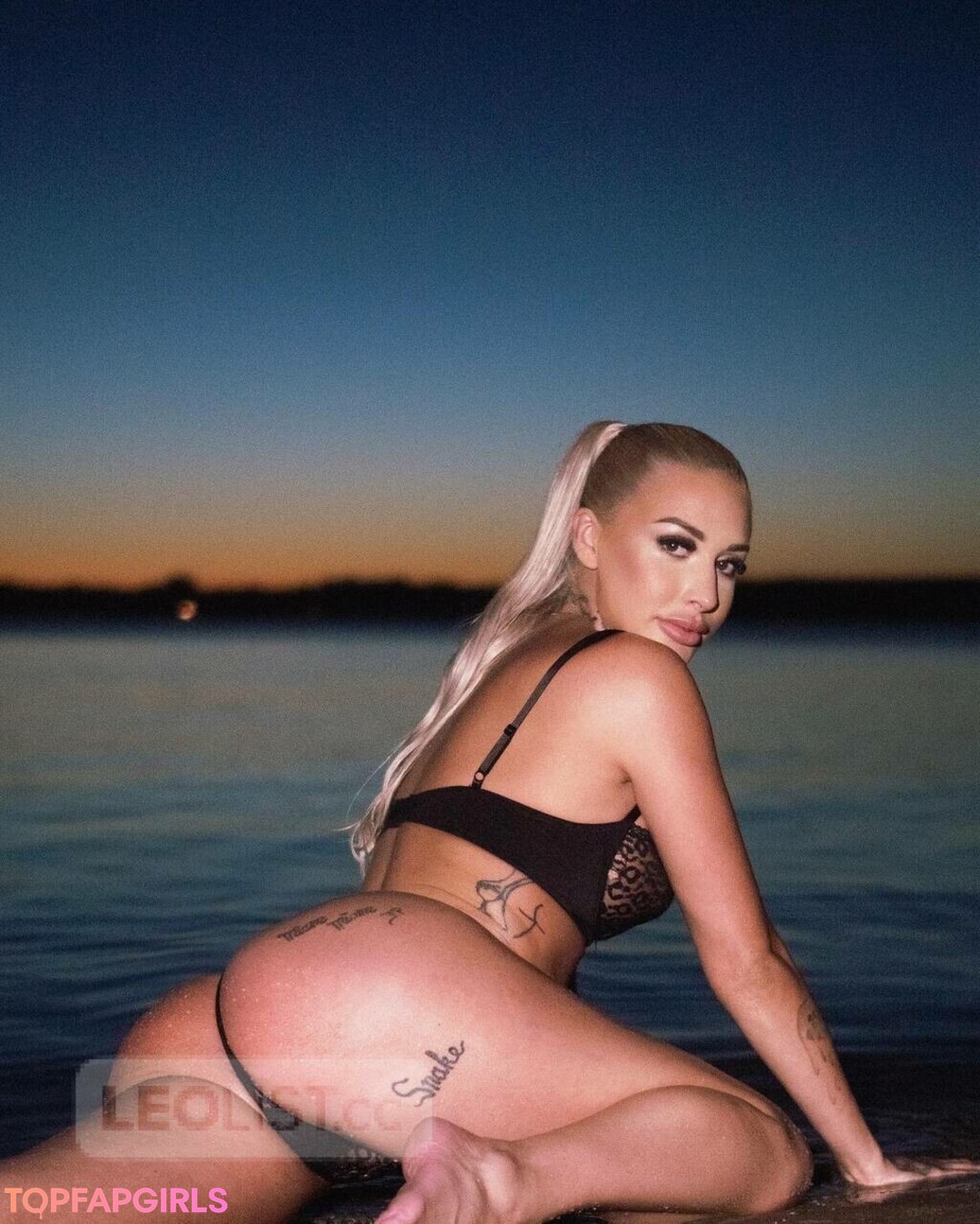 Foto di nudo di fuga di OnlyFans di Elodie Baillargeon Roy #26 Foto di nudo di fuga di OnlyFans di Elodie Baillargeon Roy #26