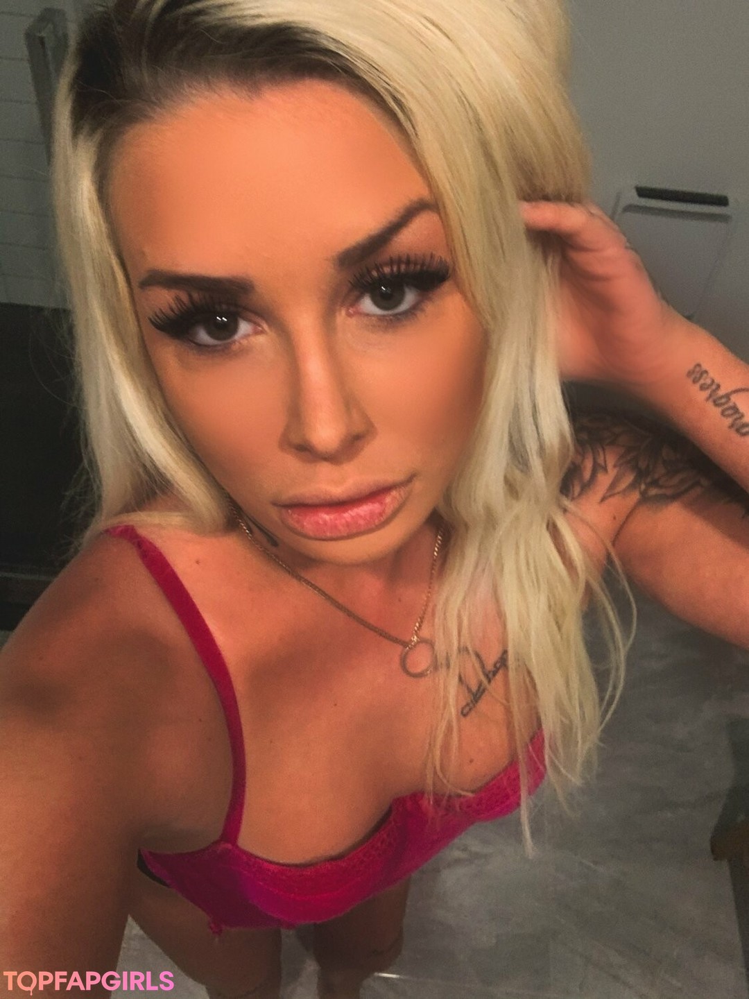 Foto di nudo di fuga di OnlyFans di Elodie Baillargeon Roy #9 Foto di nudo di fuga di OnlyFans di Elodie Baillargeon Roy #9