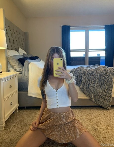 Foto di nudo di fuga di OnlyFans di Cremedelapeachh