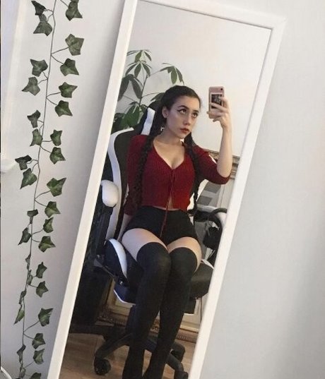 Foto di nudo di fuga di OnlyFans di Peachachoo