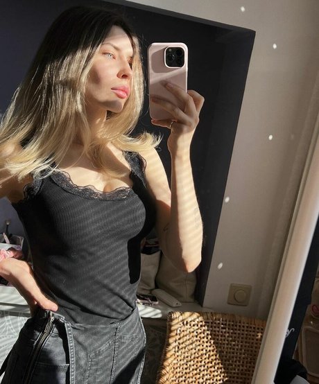 Foto di nudo di fuga di OnlyFans di Ninaloudlemon
