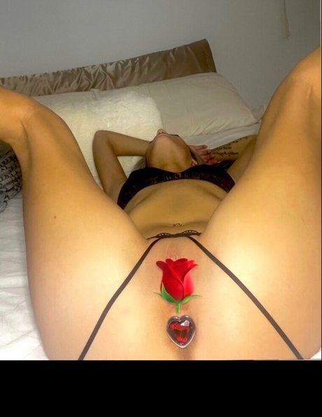 Foto di nudo di fuga di OnlyFans di Caroeducharme