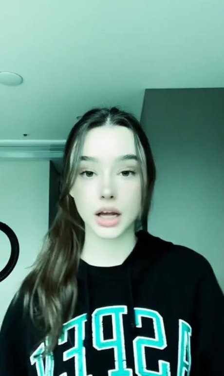 Foto di nudo di fuga di OnlyFans di Dasha Tarab