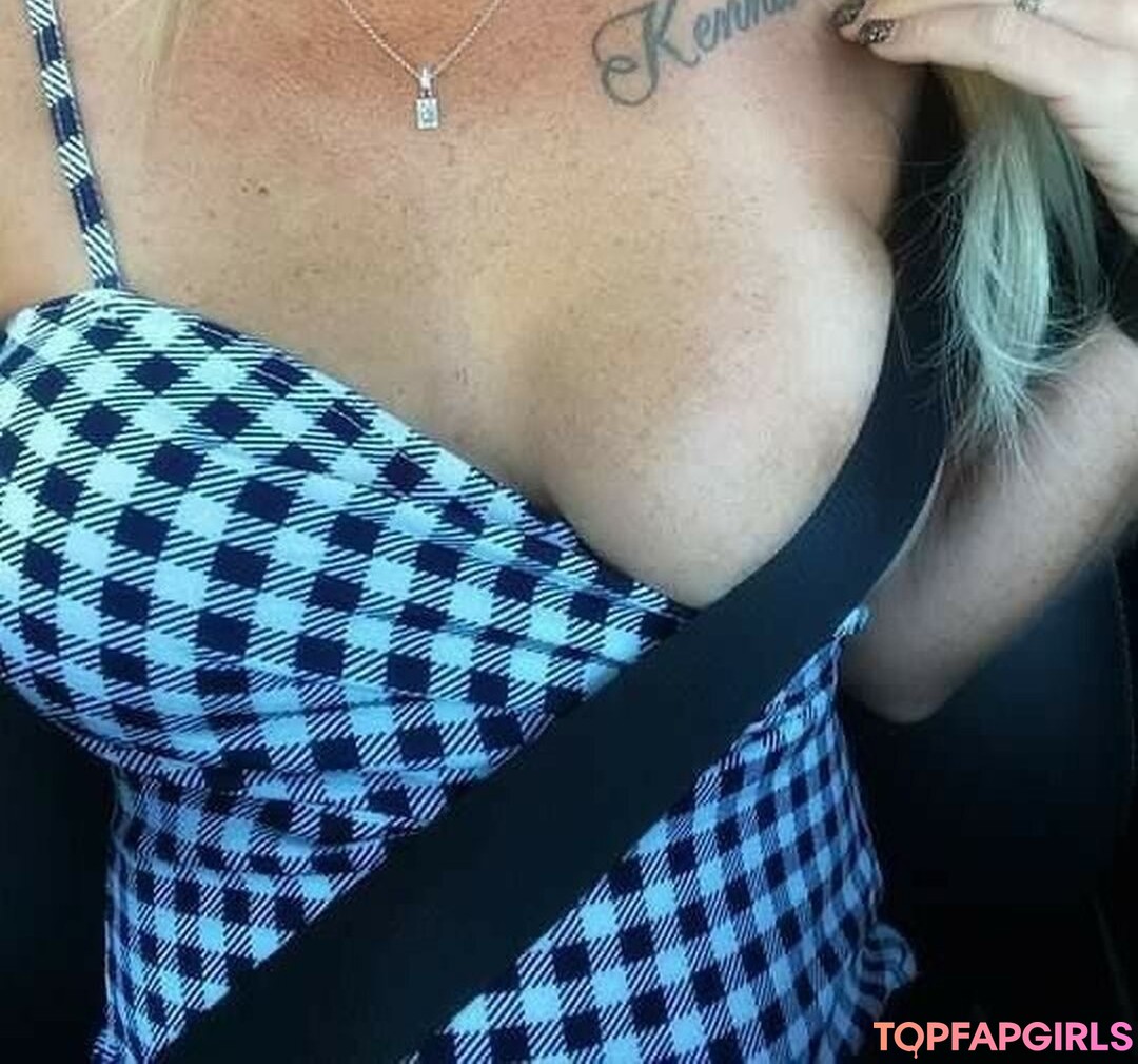 Foto di nudo di fuga di OnlyFans di Playful Adventures #9 Foto di nudo di fuga di OnlyFans di Playful Adventures #9