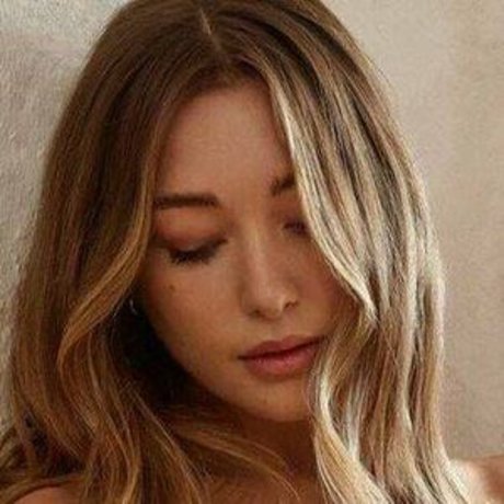 Foto di nudo di fuga di OnlyFans di Penny Lange
