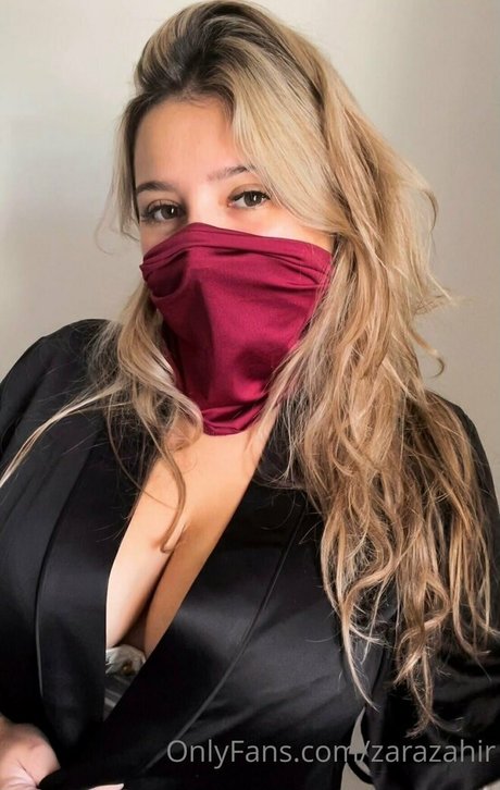 Foto di nudo di fuga di OnlyFans di Zara Zahir