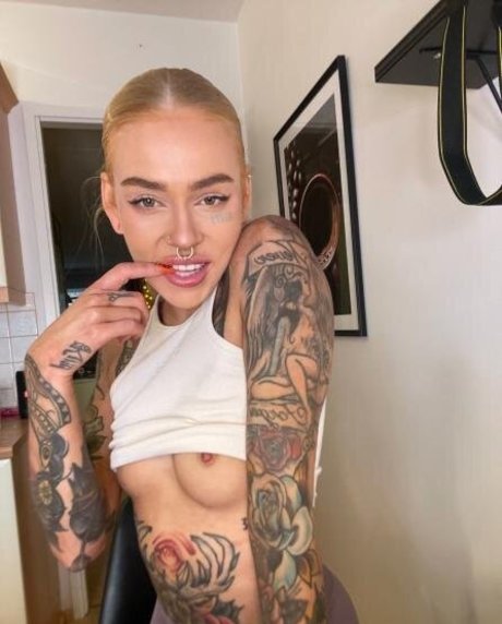 Foto di nudo di fuga di OnlyFans di Aurajoutsenlampi