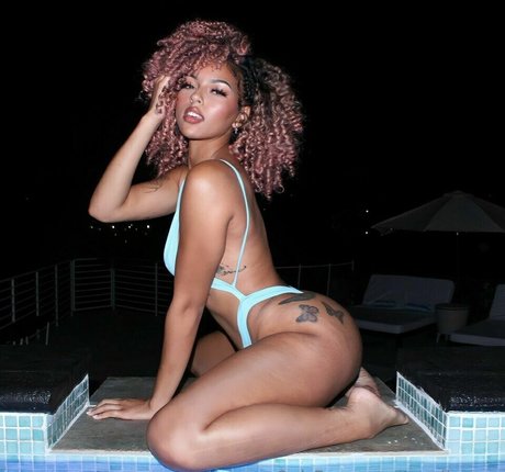 Foto di nudo di fuga di OnlyFans di Vanessa Josey