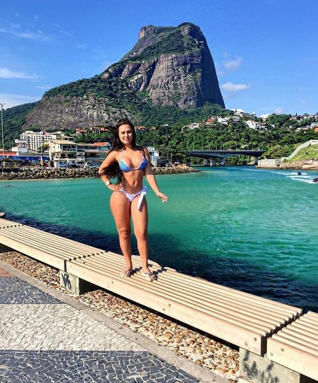 Foto di nudo di fuga di OnlyFans di Isabella Pinheiro