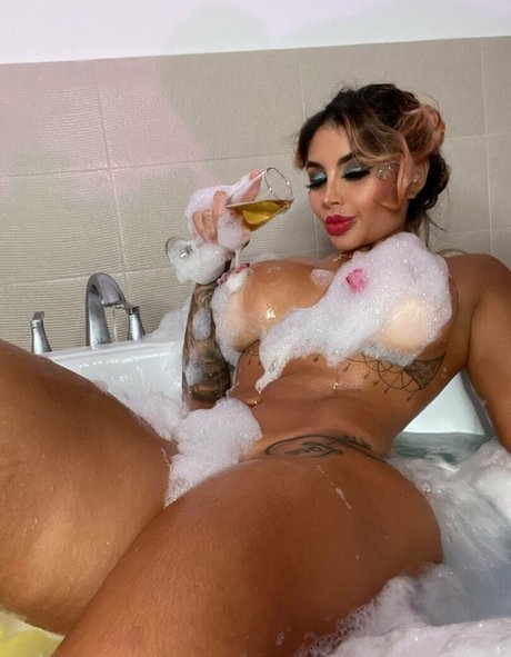 Foto di nudo di fuga di OnlyFans di Lissvalderrama19