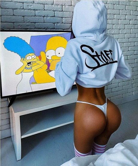 Foto di nudo di fuga di OnlyFans di Alena Omovich