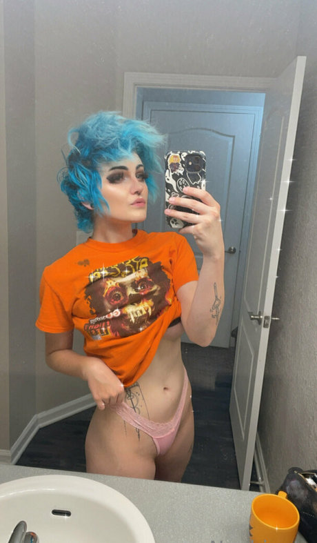 Foto di nudo di fuga di OnlyFans di M Blackburn