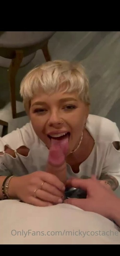 Foto di nudo di fuga di OnlyFans di Micky Costache