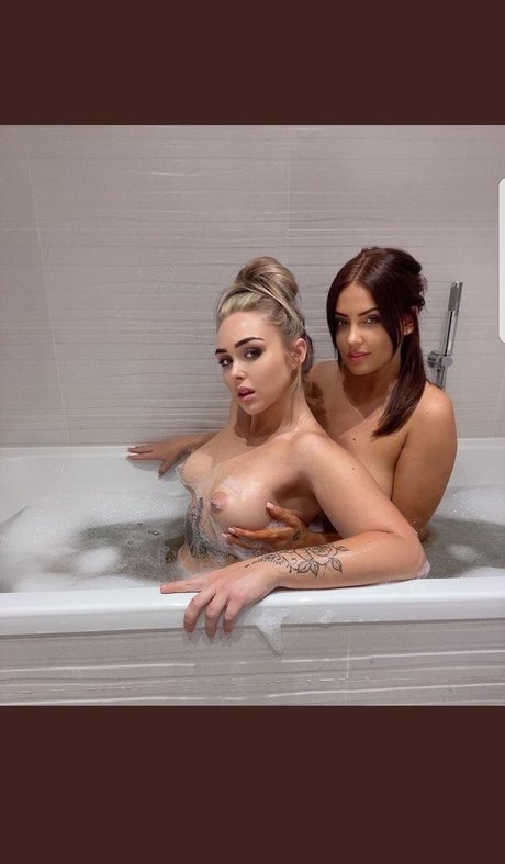 Foto di nudo di fuga di OnlyFans di Bella Brady