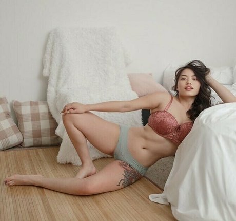 Hmong Julie Vue