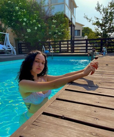 Foto di nudo di fuga di OnlyFans di Emilycos