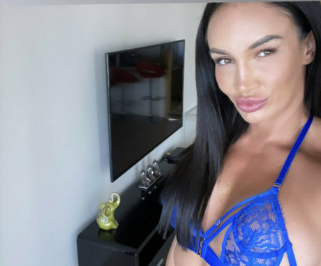 Foto di nudo di fuga di OnlyFans di Hayley Vernon
