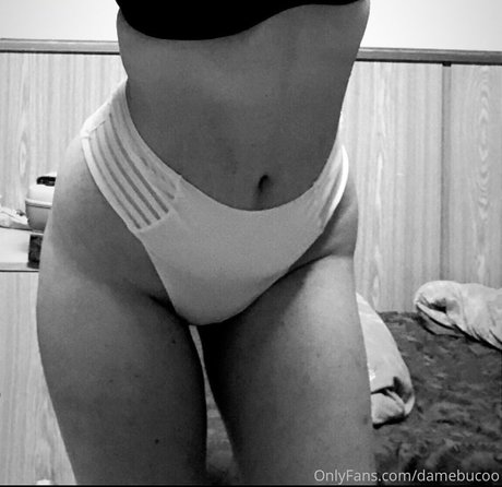 Foto di nudo di fuga di OnlyFans di Anauhiram