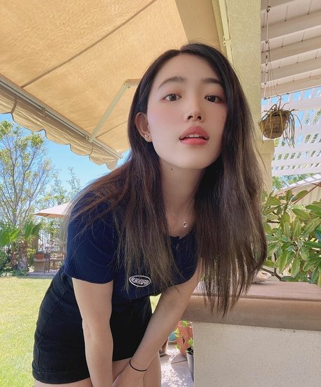 Foto di nudo di fuga di OnlyFans di Yoojin