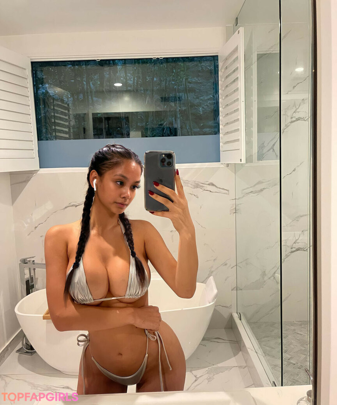 Foto di nudo di fuga di OnlyFans di Ylona Garcia #1 Foto di nudo di fuga di OnlyFans di Ylona Garcia #1