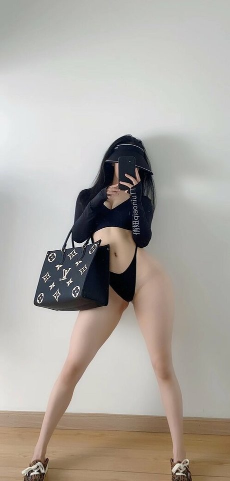 Foto di nudo di fuga di OnlyFans di Qianniutt