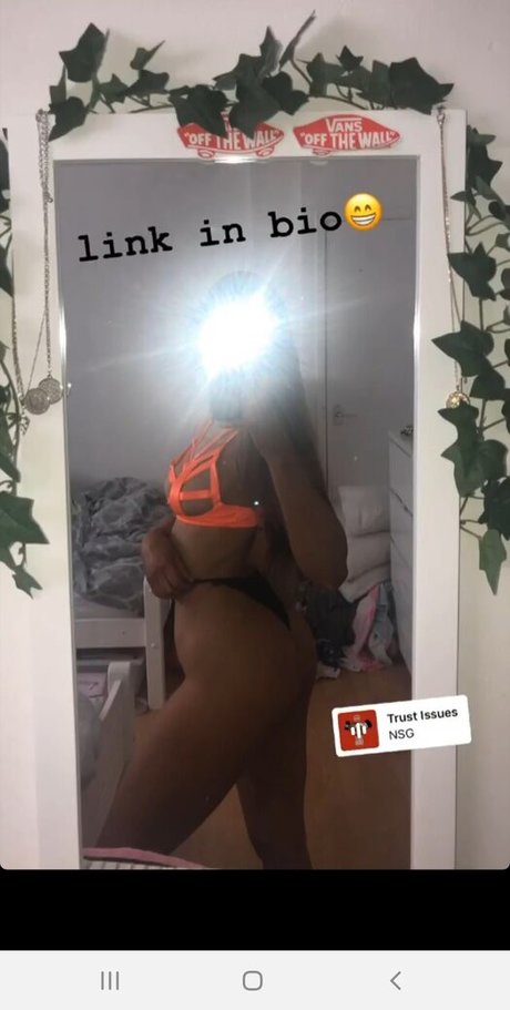 Foto di nudo di fuga di OnlyFans di Rxbynx