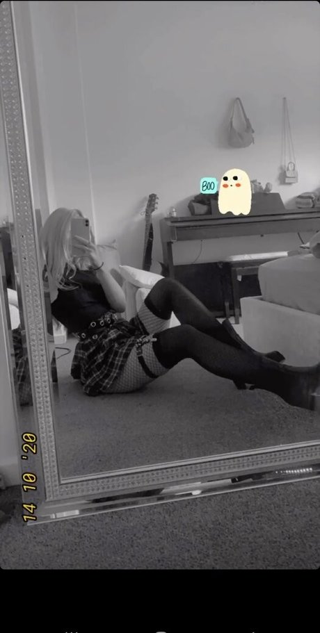 Foto di nudo di fuga di OnlyFans di Rxbynx