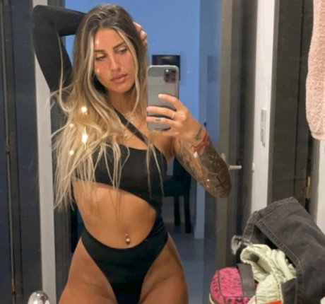 Foto di nudo di fuga di OnlyFans di Julieta Gandulfo