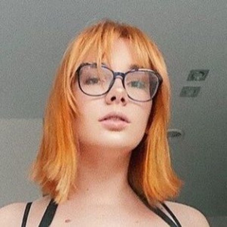 Foto di nudo di fuga di OnlyFans di Tihomirova Natalia