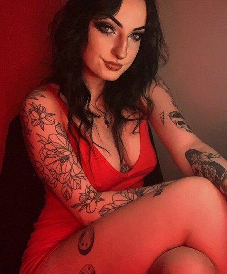 Foto di nudo di fuga di OnlyFans di Dropdeadroses