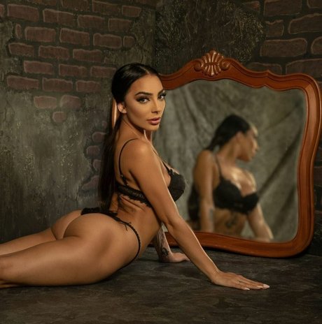 Foto di nudo di fuga di OnlyFans di Brasilianbabes