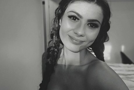 Foto di nudo di fuga di OnlyFans di Rare Rose