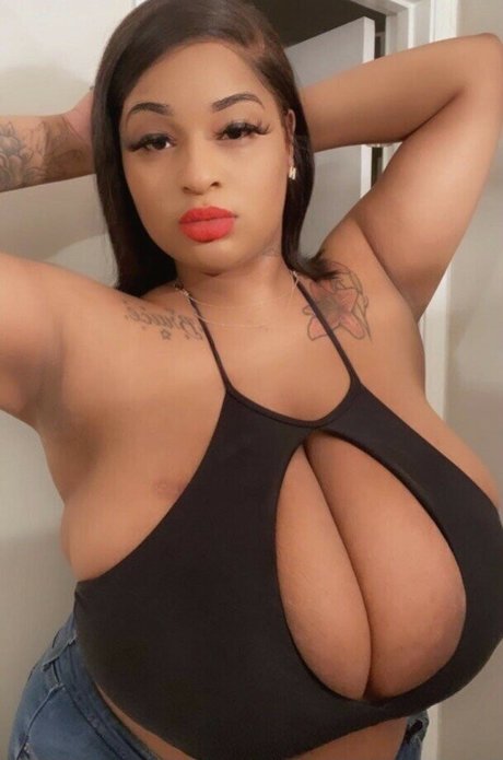 Foto di nudo di fuga di OnlyFans di Itsnayhoee