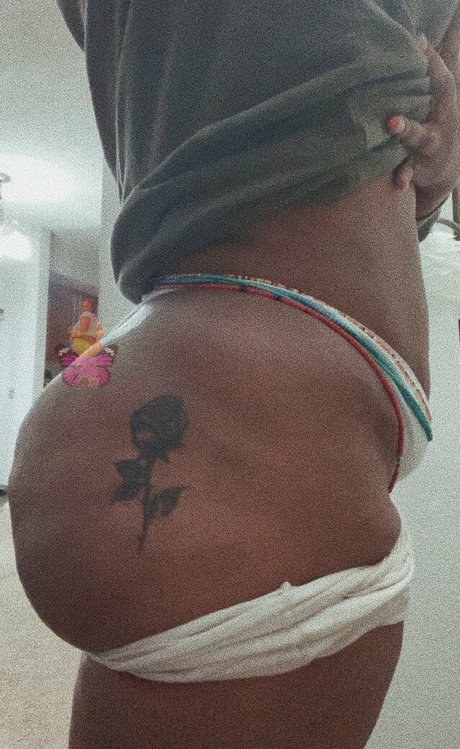 Foto di nudo di fuga di OnlyFans di Moodyvirgo777