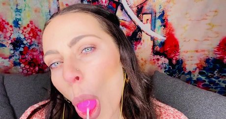 Foto di nudo di fuga di OnlyFans di Jackie Does Asmr