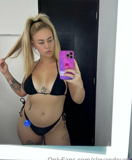 Foto di nudo di fuga di OnlyFans di Chloe Johnson