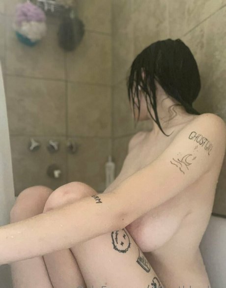 Foto di nudo di fuga di OnlyFans di Lilgothbarbie