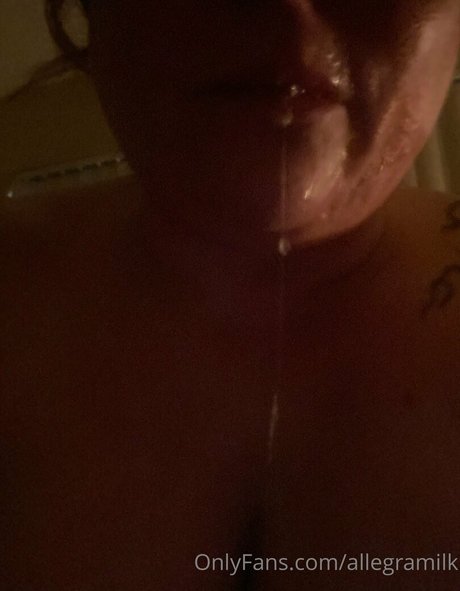 Foto di nudo di fuga di OnlyFans di Allegramilk