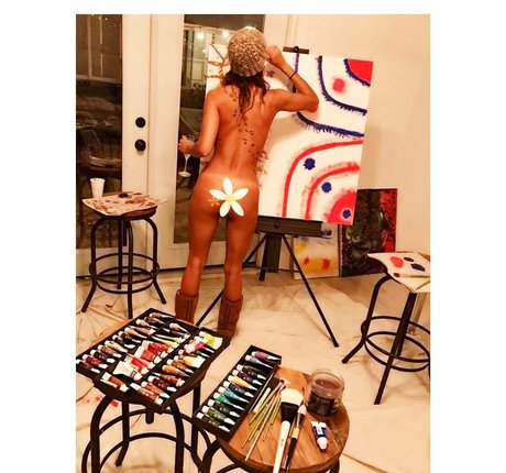 Foto di nudo di fuga di OnlyFans di Christel Khalil