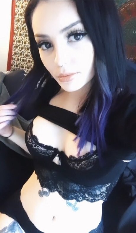 Foto di nudo di fuga di OnlyFans di Witchfern
