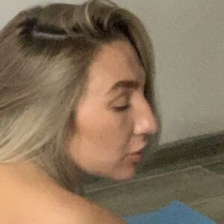 Foto di nudo di fuga di OnlyFans di Lavalexi