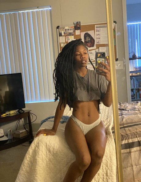 Foto di nudo di fuga di OnlyFans di Thehazelgrace
