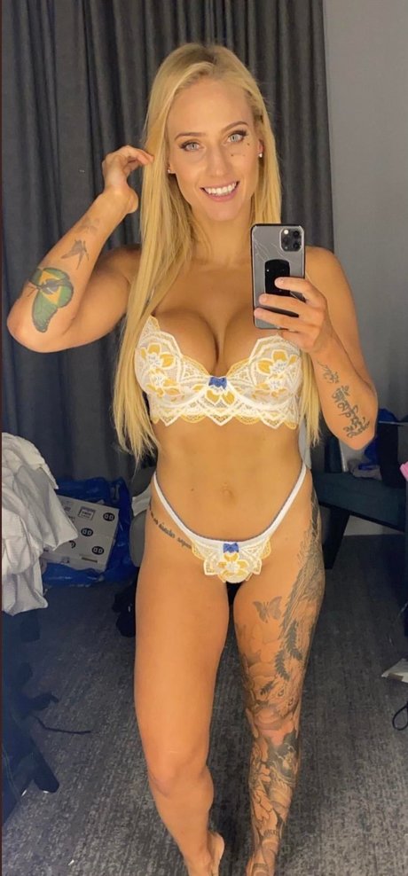 Foto di nudo di fuga di OnlyFans di Ebanie Bridges