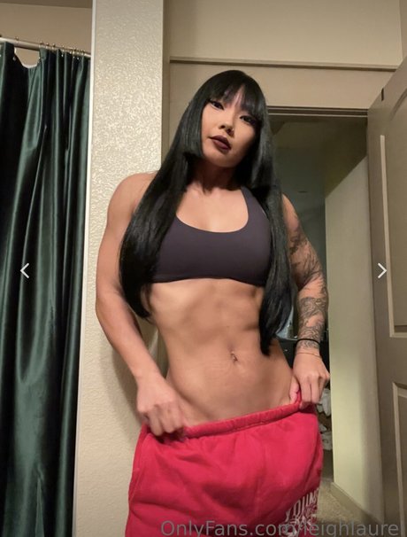 Foto di nudo di fuga di OnlyFans di Leigh Laurel