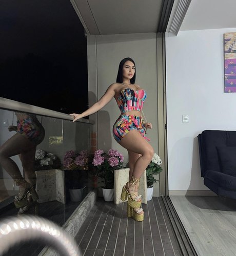 Colombiana Bombshell Mel