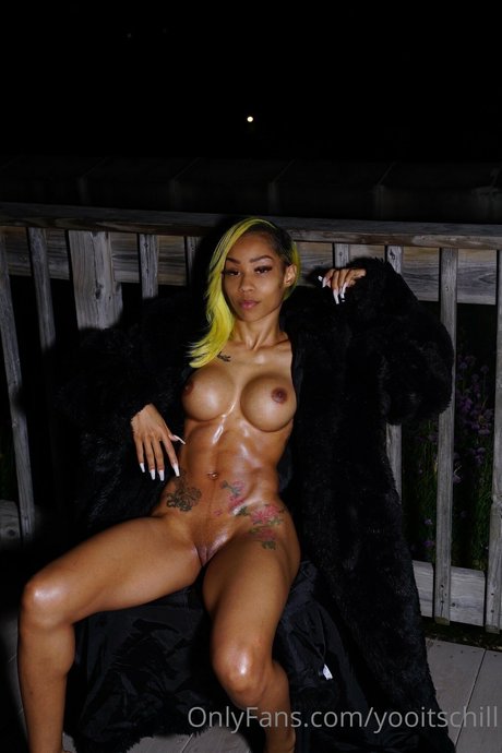 Foto di nudo di fuga di OnlyFans di Yooitschill